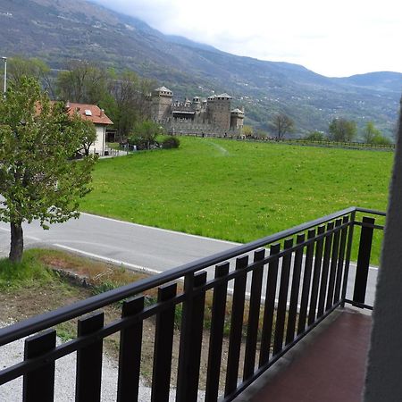 Vue Du Chateau Villa Fenis Exterior foto